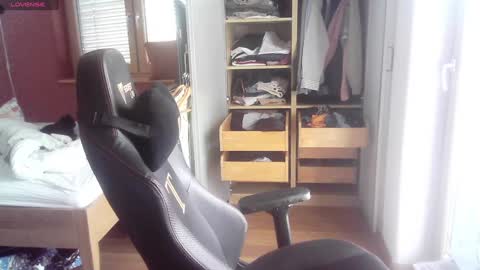 iloveyoutoo2000 online show from 01.03.25