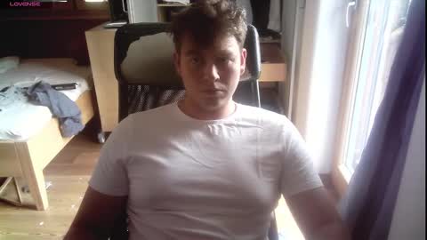 iloveyoutoo2000 online show from 10.24.25