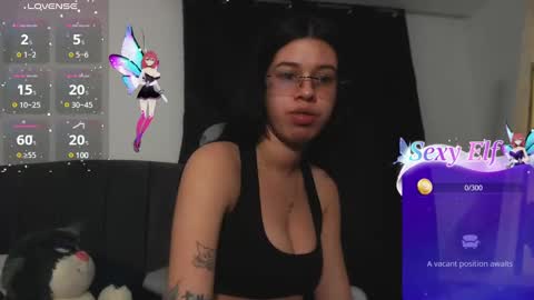 Snapshot of ily_bea chatting on 01.12.25 Ily Bea online show from 01.12.25