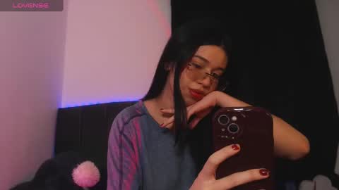 Snapshot of ily_bea chatting on 01.21.25 Ily Bea online show from 01.21.25