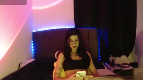 Snapshot of ily_bea chatting on 10.04.25 Ily Bea online show from 10.04.25