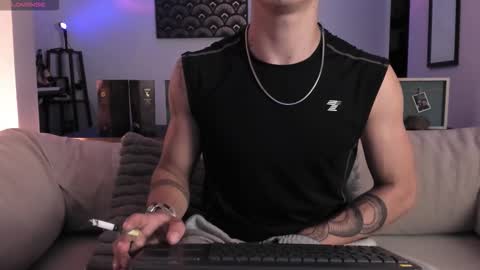 Snapshot of im__thomas chatting on 10.08.25 IM  THOMAS online show from 10.08.25