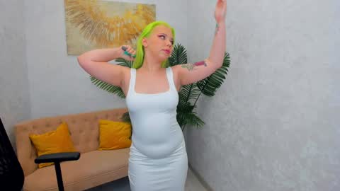 Snapshot of im__youre_sunshine chatting on 01.10.25 Roxy online show from 01.10.25