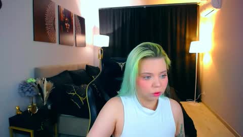 Snapshot of im__youre_sunshine chatting on 10.06.25 Roxy online show from 10.06.25