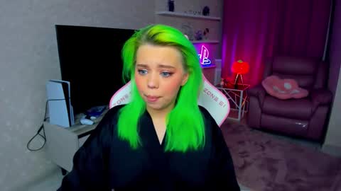 Snapshot of im__youre_sunshine chatting on 10.14.25 Roxy online show from 10.14.25