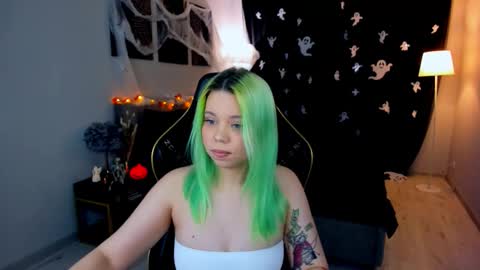 Snapshot of im__youre_sunshine chatting on 10.23.25 Roxy online show from 10.23.25