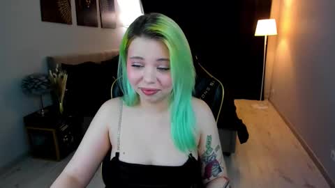 Snapshot of im__youre_sunshine chatting on 11.08.25 Roxy online show from 11.08.25