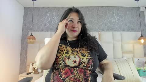 Snapshot of im_alaya chatting on 01.11.25 Alaya online show from 01.11.25