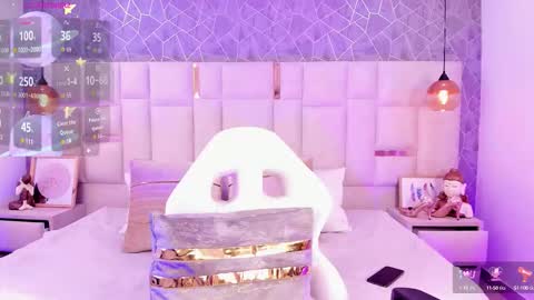 Snapshot of im_alaya chatting on 09.10.25 Alaya online show from 09.10.25