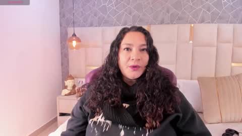 Snapshot of im_alaya chatting on 09.19.25 Alaya online show from 09.19.25