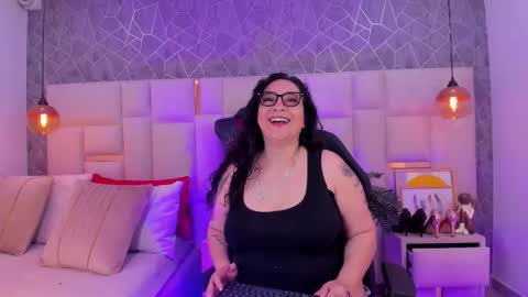 Snapshot of im_alaya chatting on 12.02.25 Alaya online show from 12.02.25