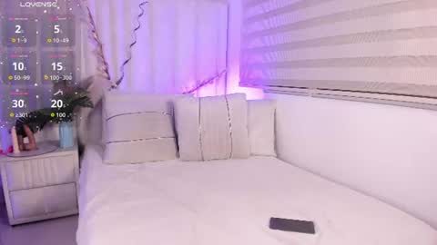 im_ariana_ online show from 07.11.26