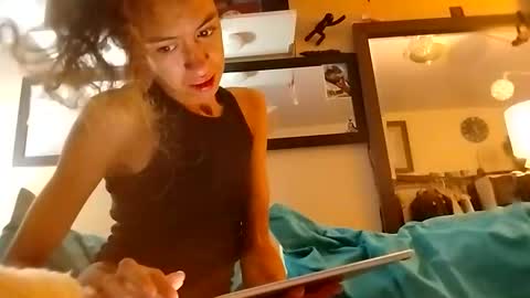 Ellliiana  online show from 10.20.25