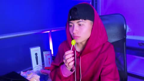 Snapshot of im_mathias chatting on 12.19.25 mathias online show from 12.19.25