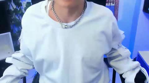 Snapshot of im_mathias chatting on 02.13.26 mathias online show from 02.13.26