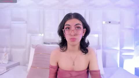 Snapshot of im_molly_angel chatting on 11.17.25 Moly online show from 11.17.25