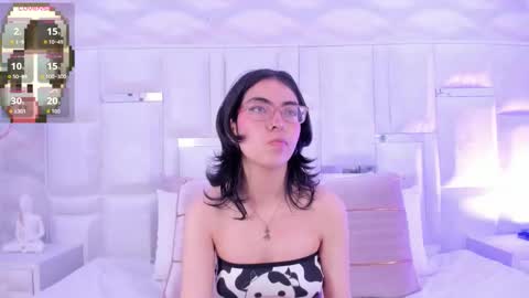 Snapshot of im_molly_angel chatting on 11.19.25 Moly online show from 11.19.25