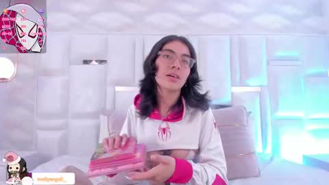 Snapshot of im_molly_angel chatting on 12.03.25 Moly online show from 12.03.25