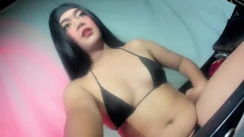 Snapshot of im_ur_hot_ella chatting on 02.13.25 ella may online show from 02.13.25