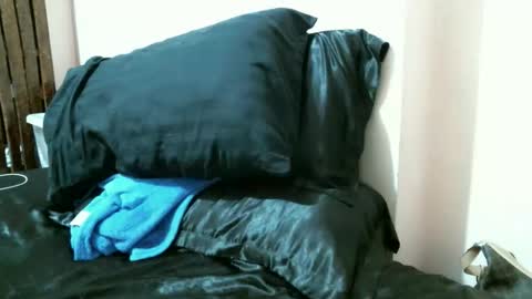 Snapshot of im_your_secret chatting on 11.22.25 im_your_secret online show from 11.22.25