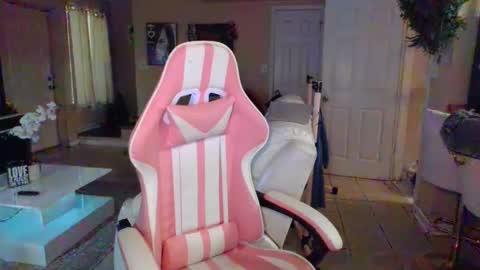 Snapshot of iman_love chatting on 09.23.25 iman_love online show from 09.23.25