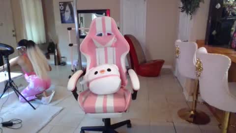 Snapshot of iman_love chatting on 10.02.25 iman_love online show from 10.02.25