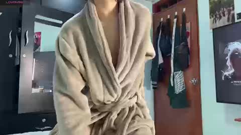 Colton Alvin Independent model online show from 09.19.25