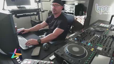 Snapshot of imdjazra chatting on 01.31.26 DJ Azra online show from 01.31.26