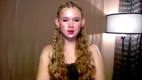 Snapshot of imjustasluttyintownxxx chatting on 12.04.25 Mika online show from 12.04.25