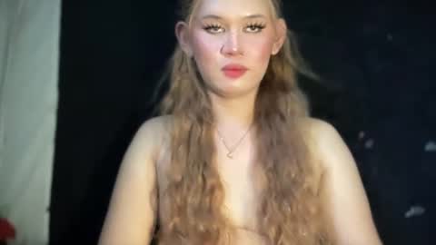 Snapshot of imjustasluttyintownxxx chatting on 12.21.25 Mika online show from 12.21.25