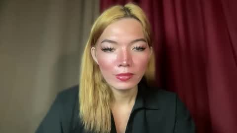 Snapshot of imjustasluttyintownxxx chatting on 02.12.26 Mika online show from 02.12.26