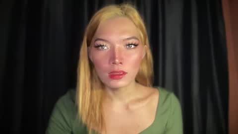 Snapshot of imjustasluttyintownxxx chatting on 02.26.26 Mika online show from 02.26.26