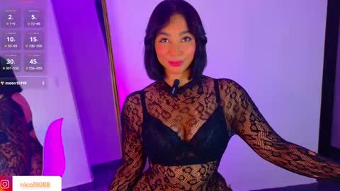 Snapshot of imleana chatting on 11.23.25 Leana online show from 11.23.25