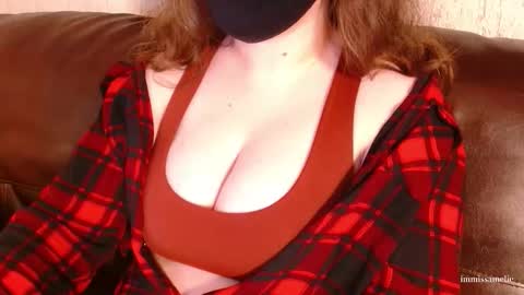 Snapshot of immissamelie chatting on 11.18.25 Miss Amelie online show from 11.18.25