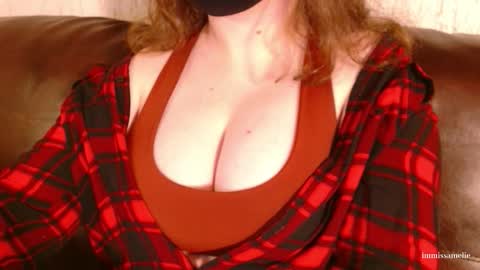 Snapshot of immissamelie chatting on 11.22.25 Miss Amelie online show from 11.22.25