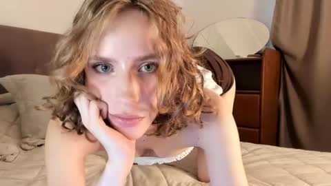 Snapshot of imogensy chatting on 06.26.26 my name Imo Fansly online show from 06.26.26