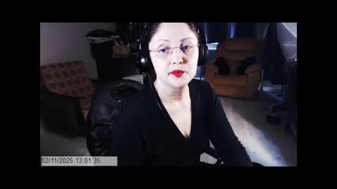 Snapshot of imperatrizasado chatting on 11.02.25 Empress online show from 11.02.25