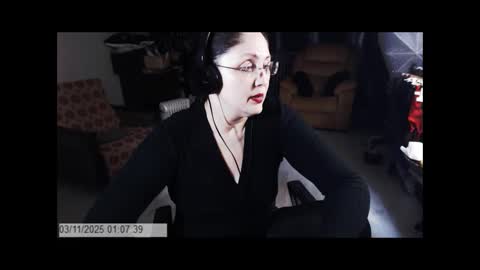 Snapshot of imperatrizasado chatting on 11.02.25 Empress online show from 11.02.25