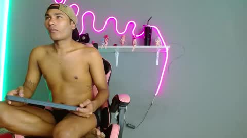 Snapshot of imperial_lust chatting on 10.25.25 imperial_lust online show from 10.25.25