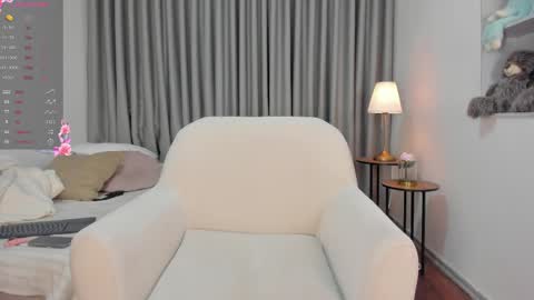 Sofia Guzman   Schedule 9 AM - 5 PM GMT-5 online show from 04.17.26