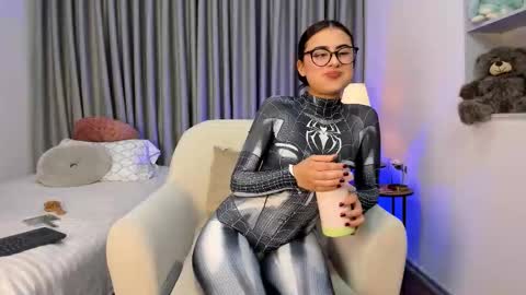 Sofia Guzman   Schedule 12 - 8 PM GMT-5 online show from 02.24.26