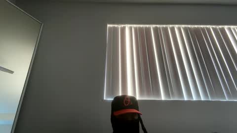 imstraightt18 online show from 12.03.24