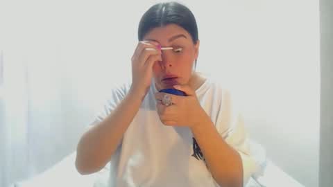 Snapshot of imsweetlips chatting on 12.21.25 imsweetlips online show from 12.21.25