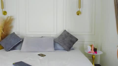 Snapshot of imvictoria_ chatting on 12.04.25 imvictoria_ online show from 12.04.25