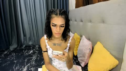 Snapshot of imyour_dreamasian4uxxx chatting on 04.08.26 imyour_dreamasian4uxxx online show from 04.08.26