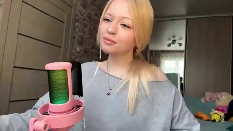 Snapshot of inamillsap chatting on 02.28.26 Lola online show from 02.28.26