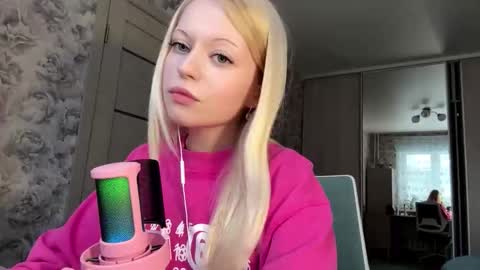 Lola online show from 03.04.26