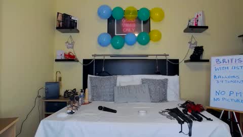 Snapshot of inannalove chatting on 09.25.25 inannalove online show from 09.25.25