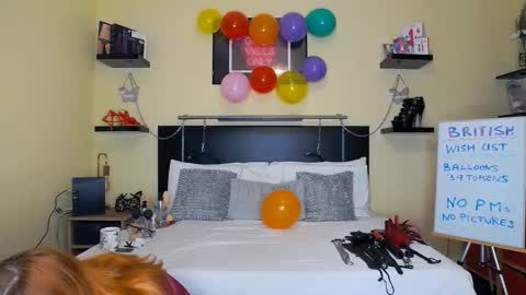 Snapshot of inannalove chatting on 10.16.25 inannalove online show from 10.16.25