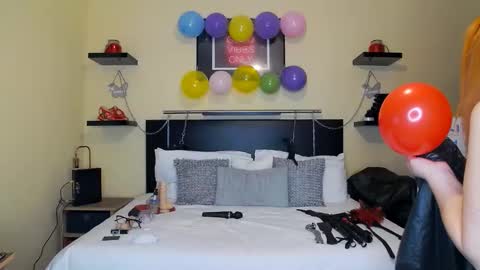 Snapshot of inannalove chatting on 11.13.25 inannalove online show from 11.13.25